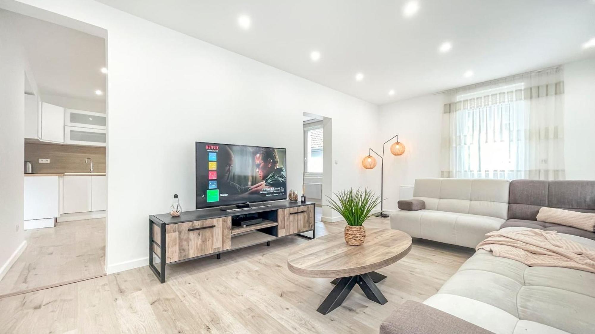 Homey Sakine- Proche Centre- Netflix- Wifi Cluses Exterior photo